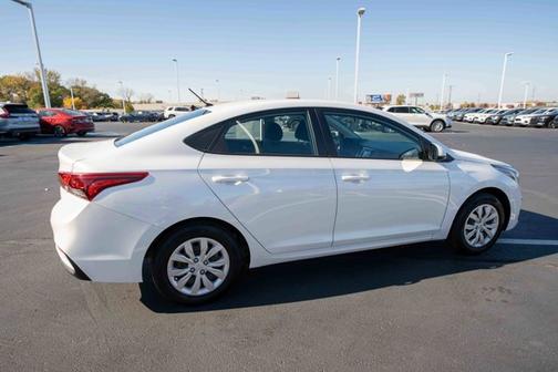 2022 Hyundai Accent SE