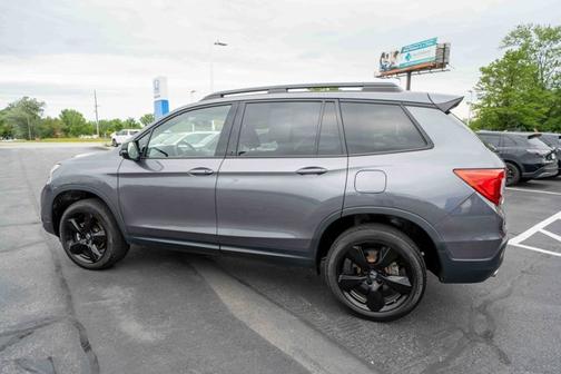 Modern Steel Metallic 2021 Honda Passport Elite