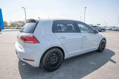 2019 Volkswagen Golf GTI S