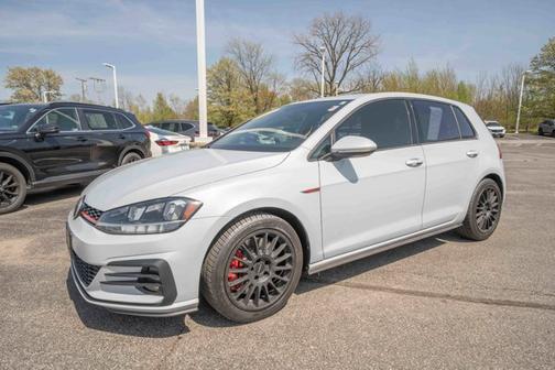 2019 Volkswagen Golf GTI S