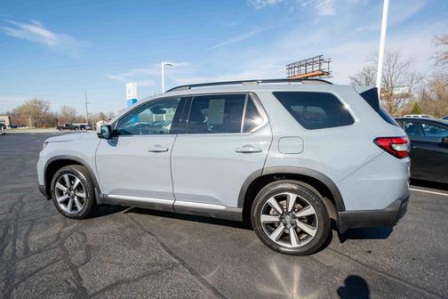 Sonic Gray Pearl 2025 Honda Pilot Touring