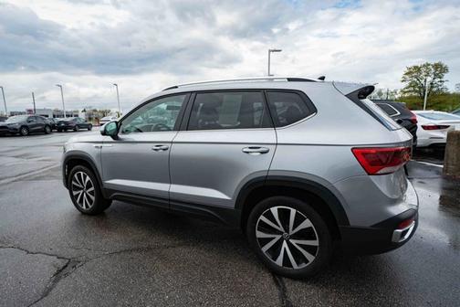 2022 Volkswagen Taos SE