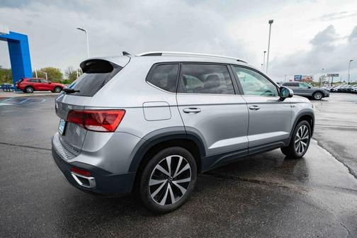 2022 Volkswagen Taos SE