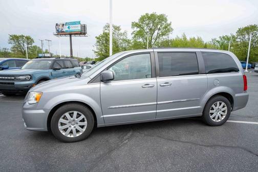 Billet Silver Metallic 2013 Chrysler Town & Country Touring