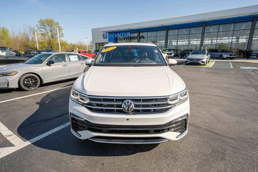 Opal White Pearl 2024 Volkswagen Tiguan SEL R-Line