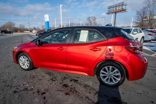 2025 Toyota Corolla Hatchback SE