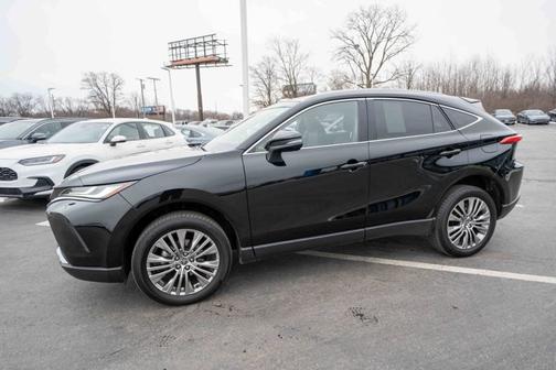 2023 Toyota Venza XLE