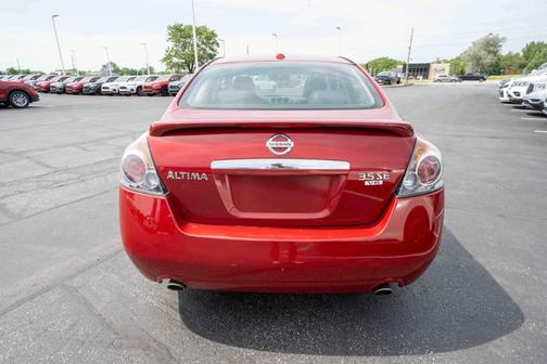 Red Brick Metallic 2009 Nissan Altima 3.5 SE