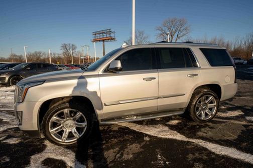 2017 Cadillac Escalade Luxury