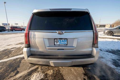 2017 Cadillac Escalade Luxury