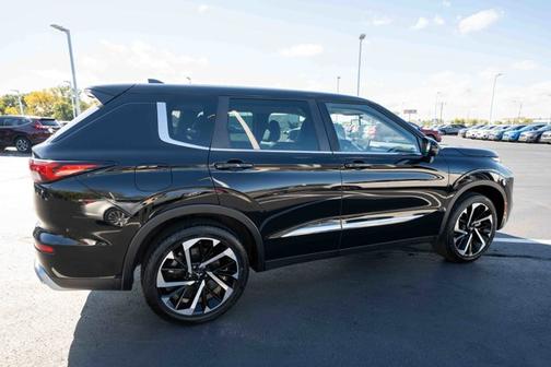 2023 Mitsubishi Outlander SE