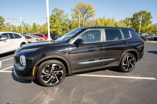 2023 Mitsubishi Outlander SE