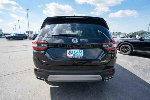 2025 Honda Pilot Touring