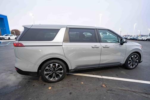 2022 Kia Carnival EX