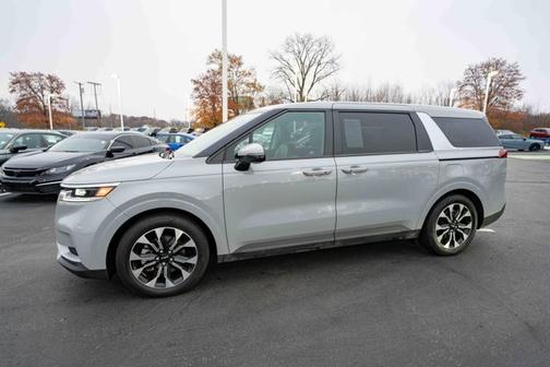 2022 Kia Carnival EX