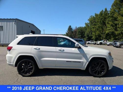 Bright White Clearcoat 2018 Jeep Grand Cherokee Altitude