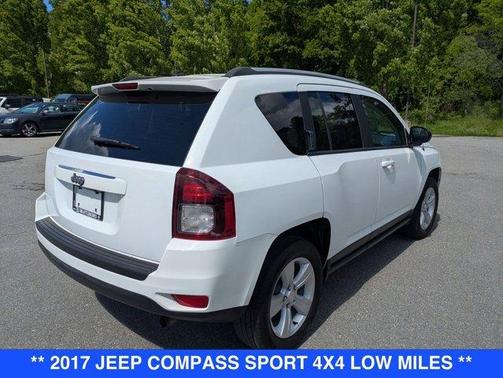 Bright White Clearcoat 2017 Jeep Compass Sport