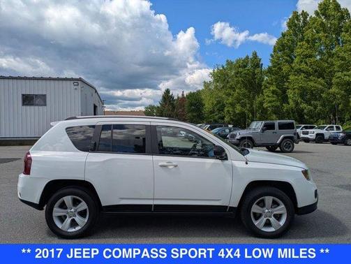 Bright White Clearcoat 2017 Jeep Compass Sport