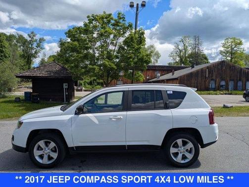 Bright White Clearcoat 2017 Jeep Compass Sport