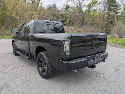 Brilliant Black Crystal Pearlcoat 2018 RAM 1500 Big Horn
