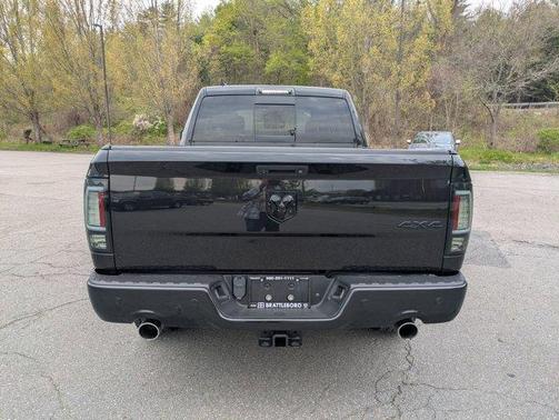 Brilliant Black Crystal Pearlcoat 2018 RAM 1500 Big Horn