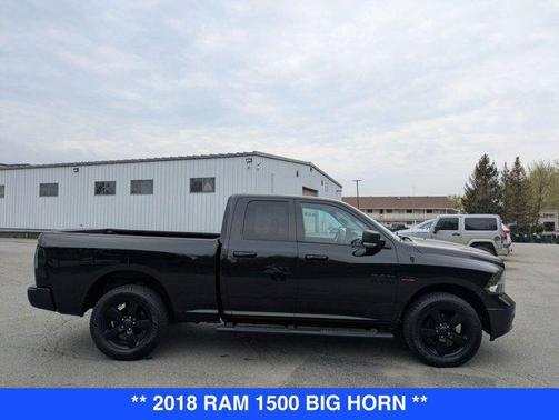 Brilliant Black Crystal Pearlcoat 2018 RAM 1500 Big Horn