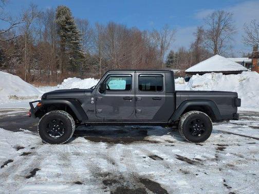 2020 Jeep Gladiator Sport