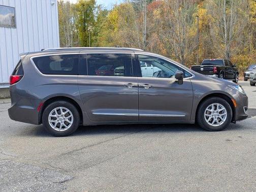 2020 Chrysler Pacifica Touring-L