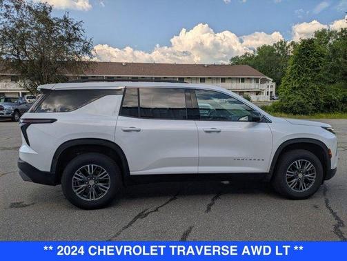 2024 Chevrolet Traverse LT