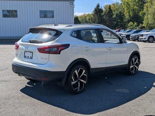 2021 Nissan Rogue Sport SL