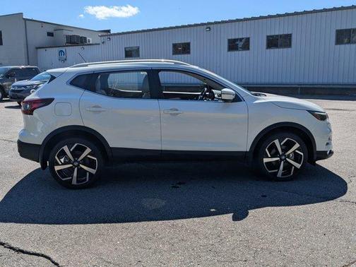 2021 Nissan Rogue Sport SL