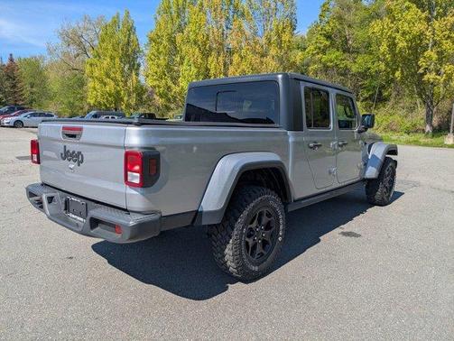 Billet Silver Metallic Clearcoat 2021 Jeep Gladiator Sport