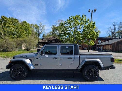 Billet Silver Metallic Clearcoat 2021 Jeep Gladiator Sport