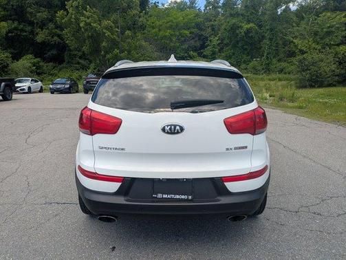 Clear White 2015 Kia Sportage SX