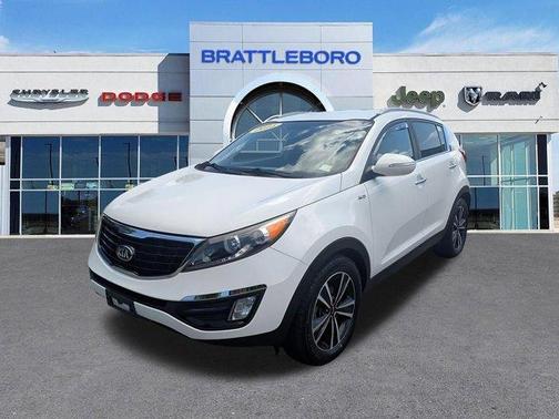 Clear White 2015 Kia Sportage SX
