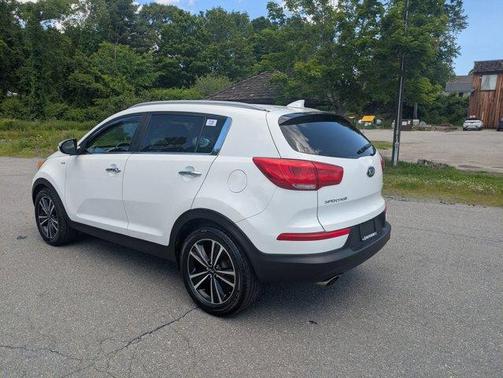 Clear White 2015 Kia Sportage SX