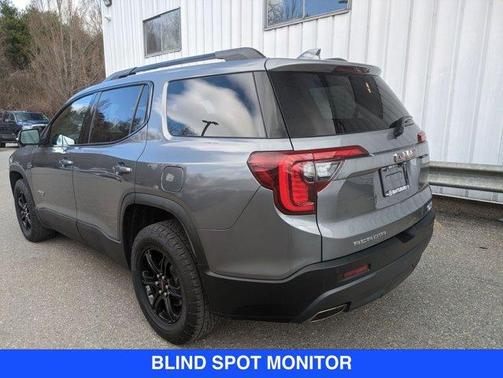 2022 GMC Acadia AT4