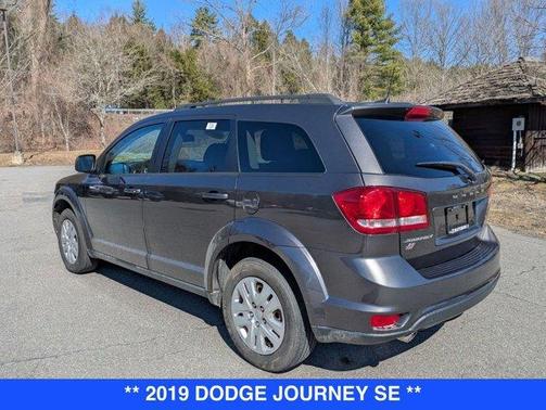 Granite Pearlcoat 2019 Dodge Journey SE
