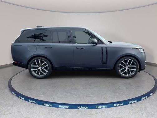 Varesine Blue Metallic 2024 Land Rover Range Rover P400 SE