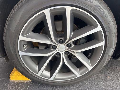 Varesine Blue Metallic 2024 Land Rover Range Rover P400 SE