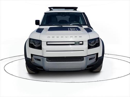 2022 Land Rover Defender 110 SE