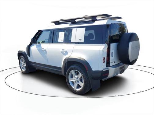 2022 Land Rover Defender 110 SE