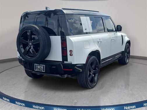 2024 Land Rover Defender 110 P400 X-Dynamic SE