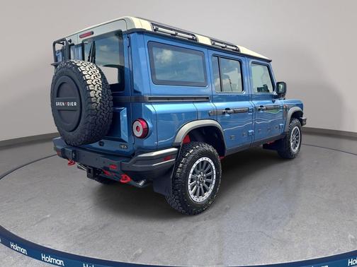 Shale Blue Metallic 2026 INEOS Grenadier Fieldmaster Edition