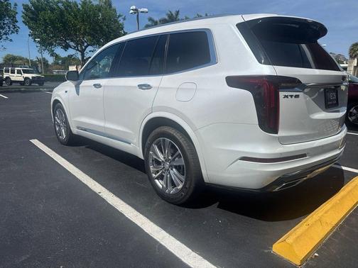 Crystal White Tricoat 2024 Cadillac XT6 Premium Luxury FWD