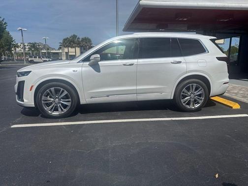 Crystal White Tricoat 2024 Cadillac XT6 Premium Luxury FWD