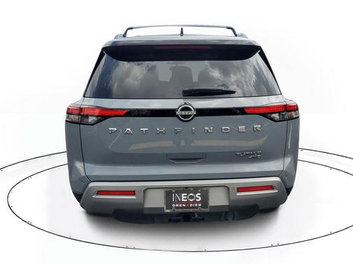 2022 Nissan Pathfinder Platinum 4WD