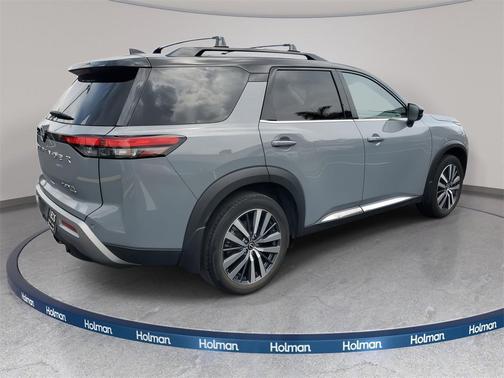 2022 Nissan Pathfinder Platinum 4WD