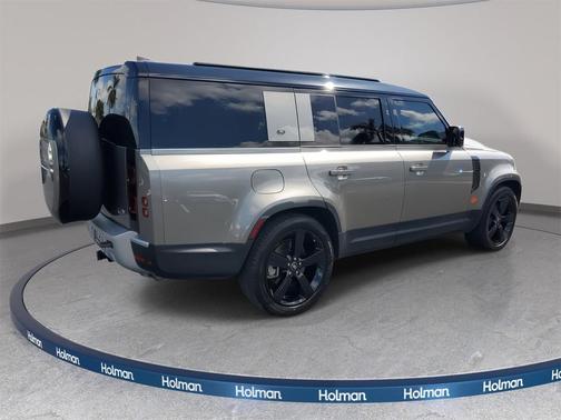 2023 Land Rover Defender 130 SE