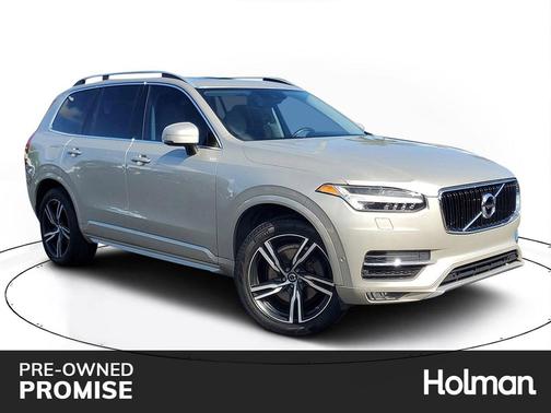 2016 Volvo XC90 T6 Momentum